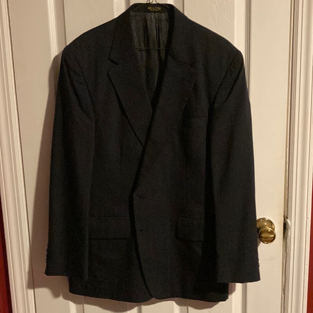 Men’s navy blue with pinstripe size 40 suit.